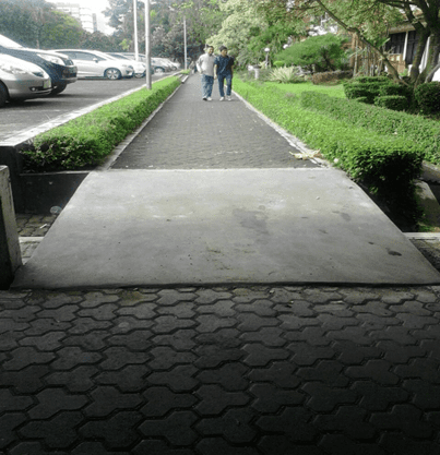 Fasilitas untuk penyandang Disabilitas - Jalur penghubung disabilitas antar gedung