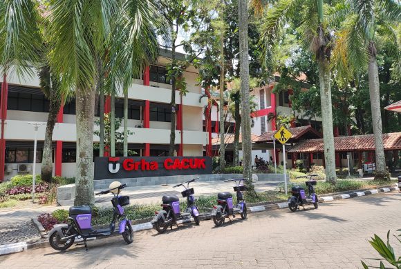 The Use of Electric Bikes on Campus: An Eco-Friendly Solution to Reduce Carbon Emissions