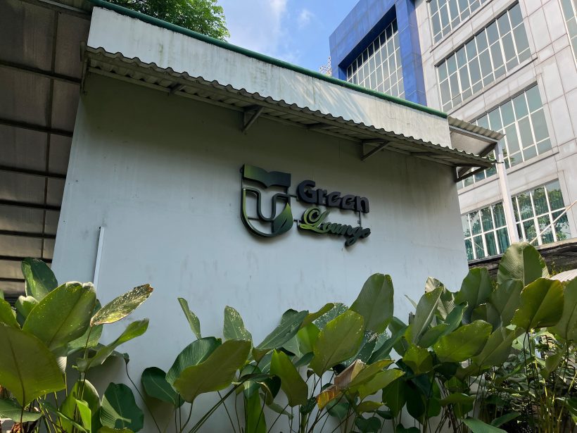 Maintaining Academic and Environmental Balance at Green Lounge: A Real Contribution to a Clean Campus Maintaining Academic and Environmental Balance at Green Lounge: A Real Contribution to a Clean Campus